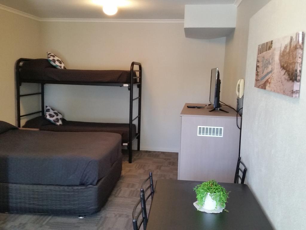 Mandurah Foreshore Motel Екстер'єр фото